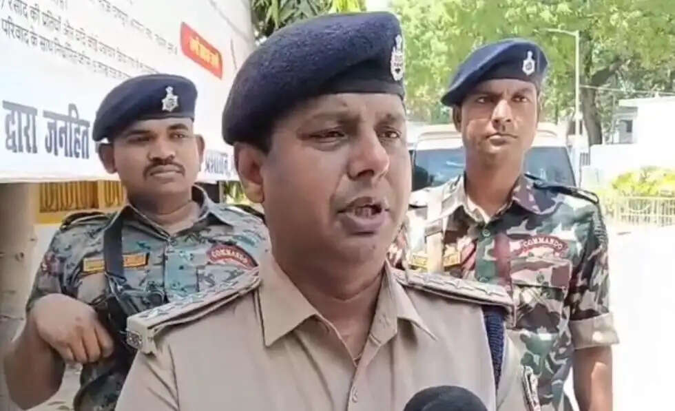 चोरी मामले में तीन गिरफ्तार, डेढ़ लाख नकद समेत जेवर बरामद