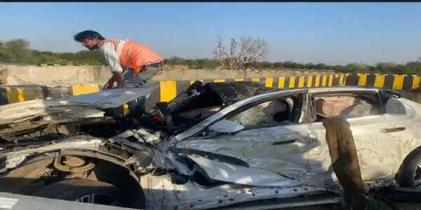 कार पलटने से शकुन ग्रुप के एमडी वल्लभ माहेश्वरी की मौत