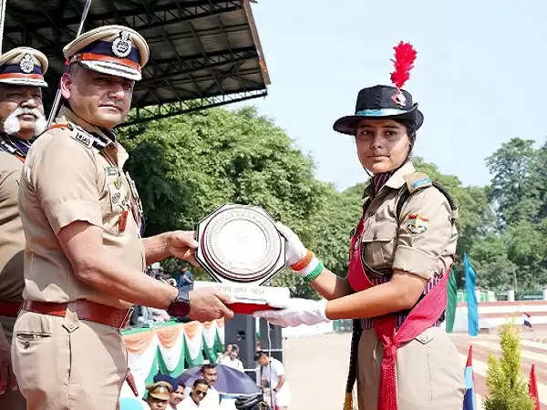 डीजीपी बोले-आधुनिक और तकनीकी रूप से दक्ष होना आवश्यक, पुलिस की छवि को नए स्तर पर ले जाएंगे मुख्य आरक्षी