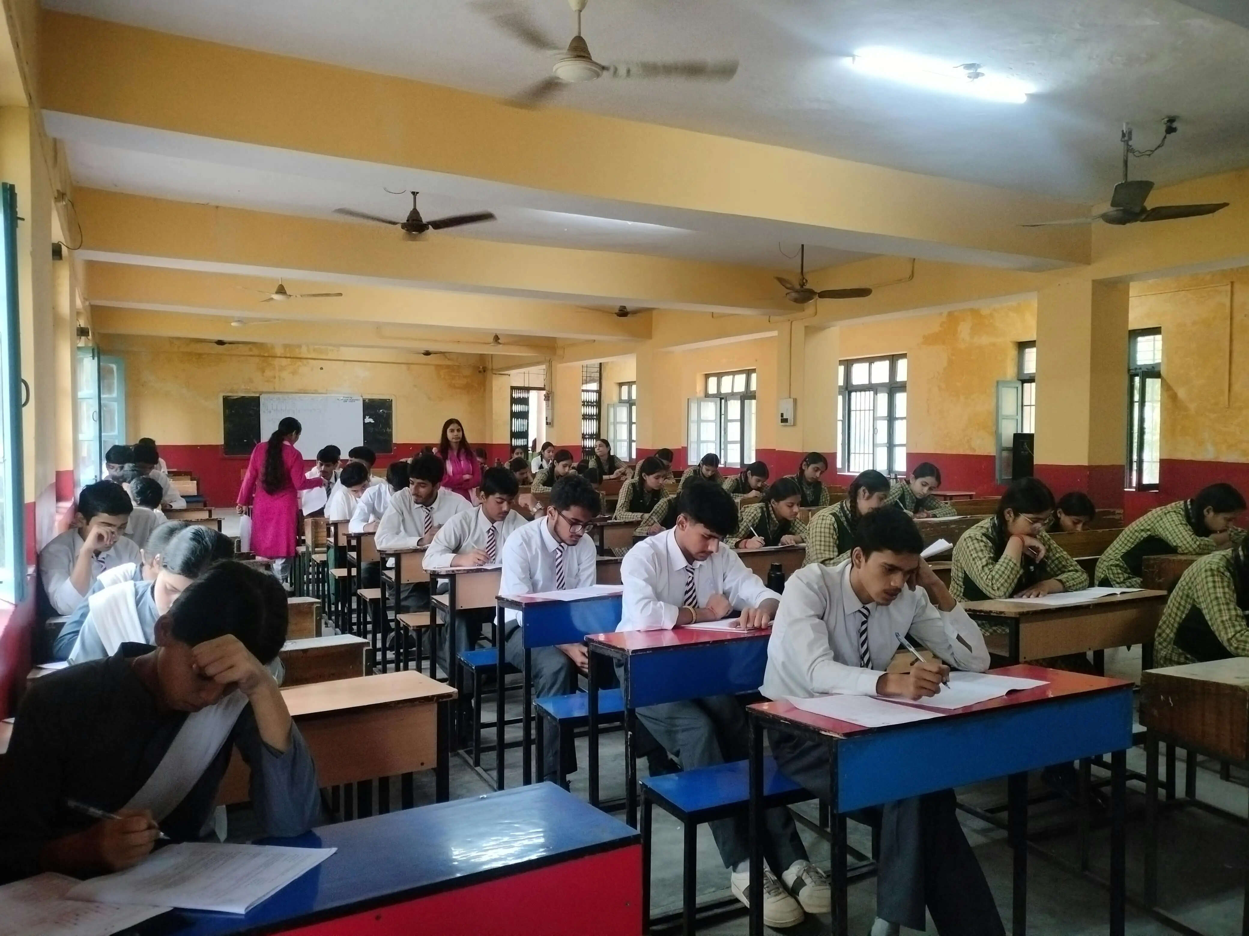 हिमाचल में जेईई-नीट की मुफ्त कोचिंग के लिए 200 विद्यार्थियों का होगा चयन, 6,886 ने दी परीक्षा