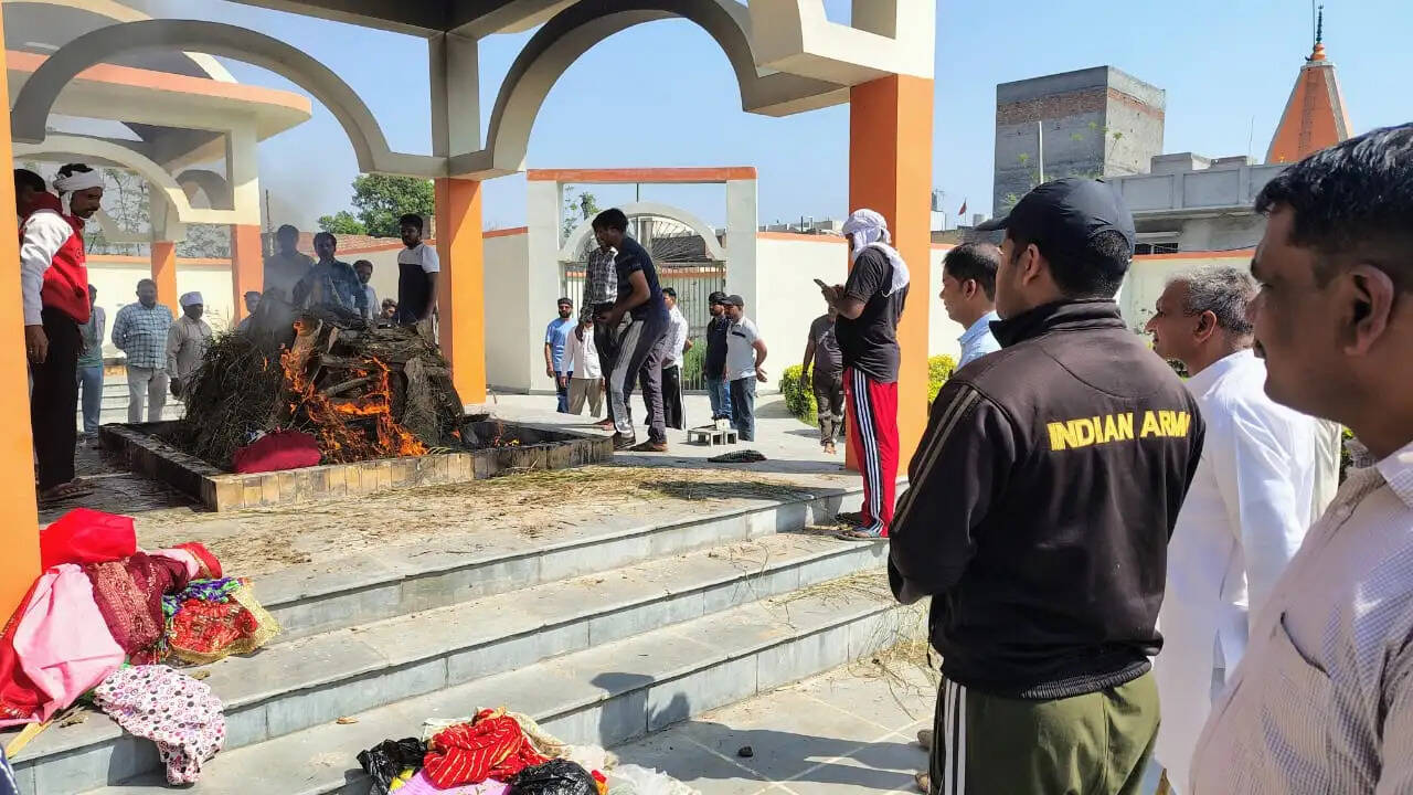 जींद&nbsp;के&nbsp;सफीदों की अवैध स्मॉग कैंडल फैक्ट्री में आग से अब तक छह महिलाओं की मौत