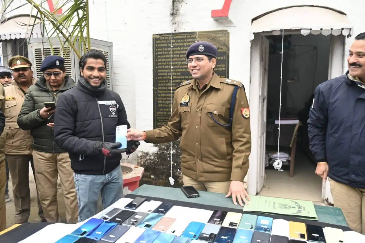 बरेली पुलिस ने 218 खोए मोबाइल को उनके स्वामियों तक पहुंचाया