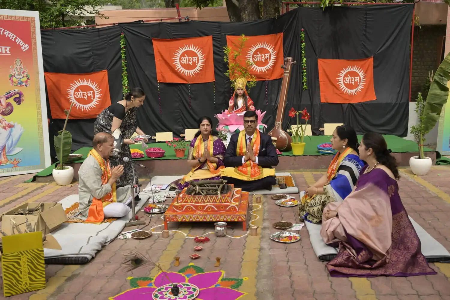 डीएवी स्कूल में नवप्रवेशी विद्यार्थियों के लिए विद्यारंभ संस्कार का आयोजन