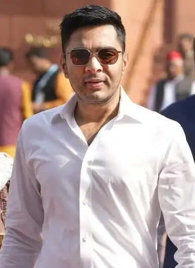 अभिषेक बनर्जी का केंद्र सरकार पर हमला, बाेले- डेढ़ साल से शेख हसीना को दिल्ली में शरण क्यों दी है