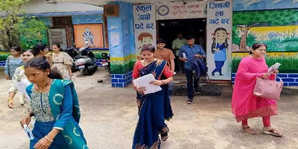 प्री बीएड और प्री डीएलएड की प्रवेश परीक्षा दो पालि‍यों में हुई आयोजित