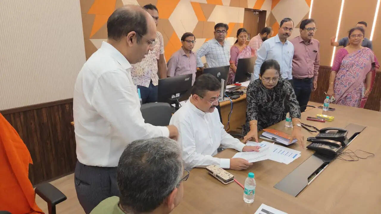पश्चिम बंगाल में आज से लागू हो गया नया गुंडा नियंत्रण कानून