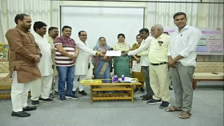 मप्रः पंचायत उन्नति सूचकांक का विमोचन, सर्वश्रेष्ठ प्रदर्शन करने वाली पंचायतें हुई सम्मानित