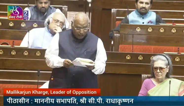 एलपीजी संकट पर राज्यसभा में सत्तापक्ष व विपक्ष में तीखी नोंकझोक