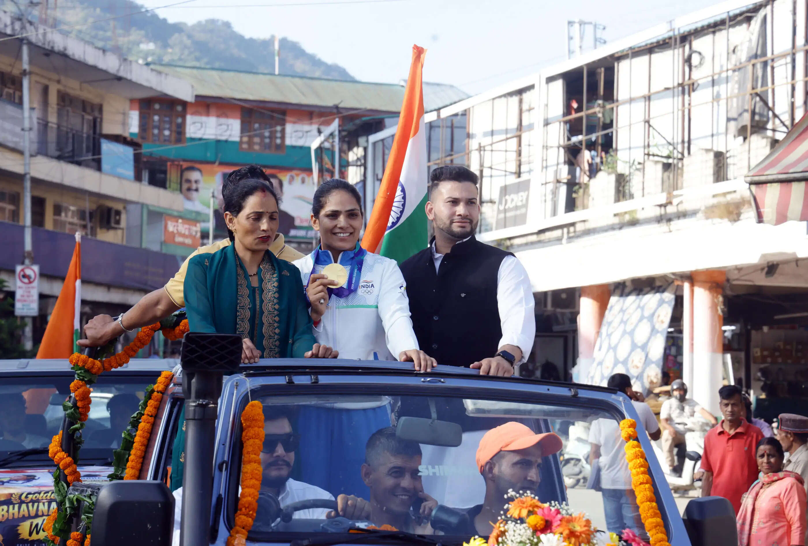 एशियन गेम्स कबड्डी में स्वर्ण पदक विजेता भावना का मंडी में हुआ ढोल नगाड़ों से स्वागत