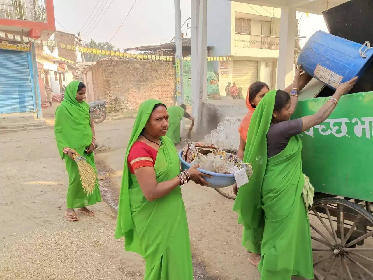 धमतरी जिला पंचायतों में स्वच्छता व संपत्ति टैक्स वसूली धीमी