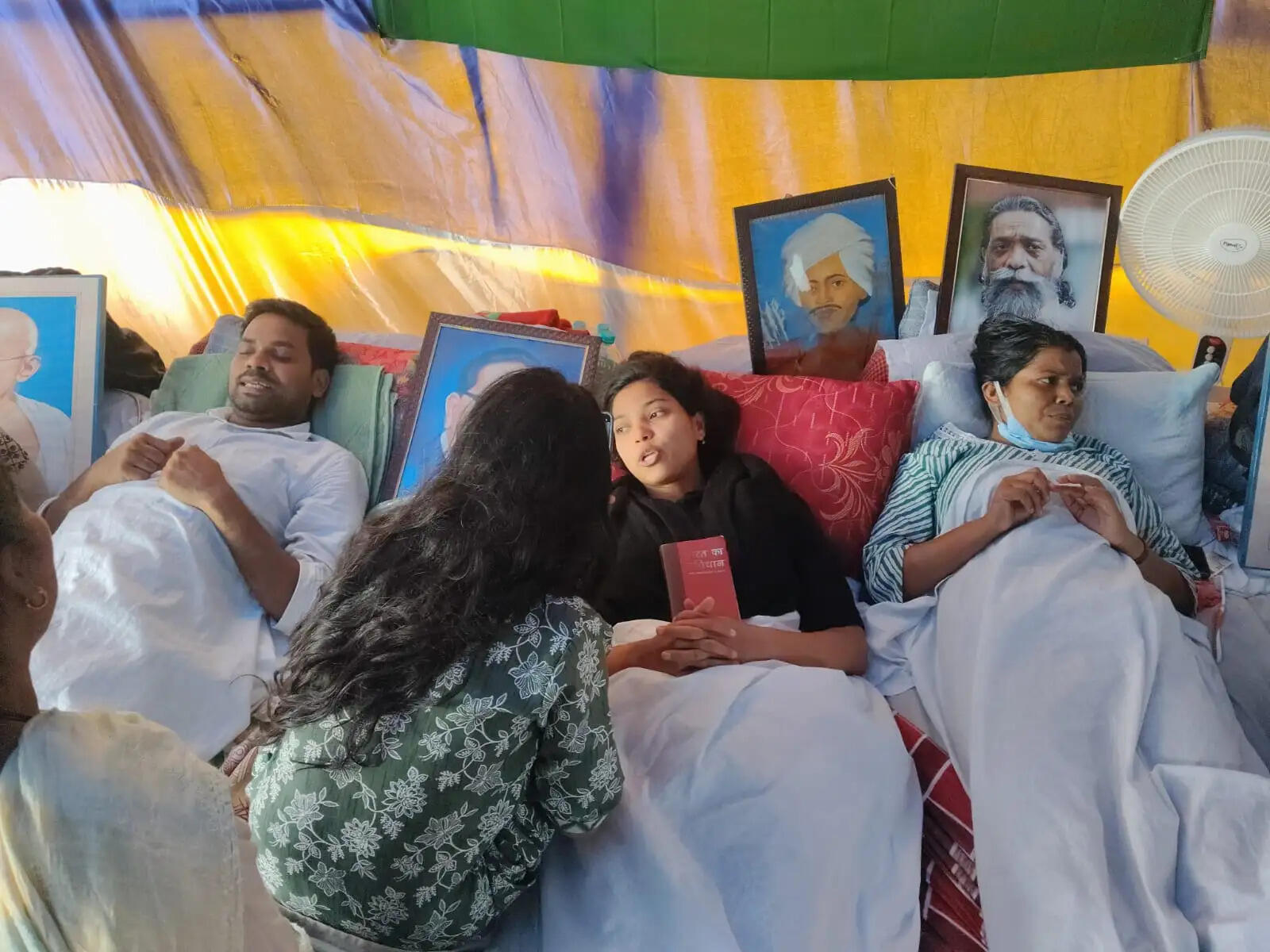 लाठीचार्ज के बाद भी नहीं थमा छात्र आंदोलन, जयपाल सिंह स्टेडियम में आमरण अनशन जारी