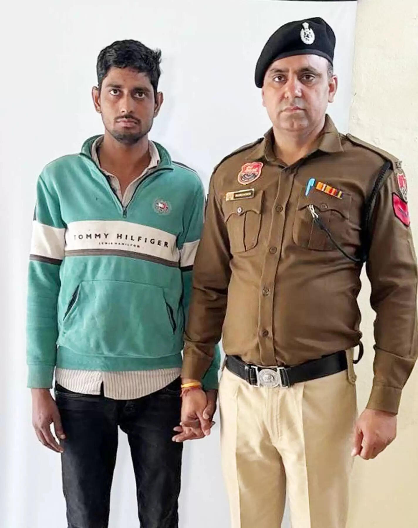 गुरुग्राम: नशे की पूर्ति के लिए दुकान का ताला तोड़ चुराए मोबाइल