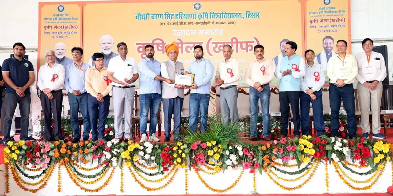 हिसार : किसानों एवं वैज्ञानिकों के लगातार संवाद से कृषि को मिलेगी नई दिशा : प्रो. बीआर कम्बोज