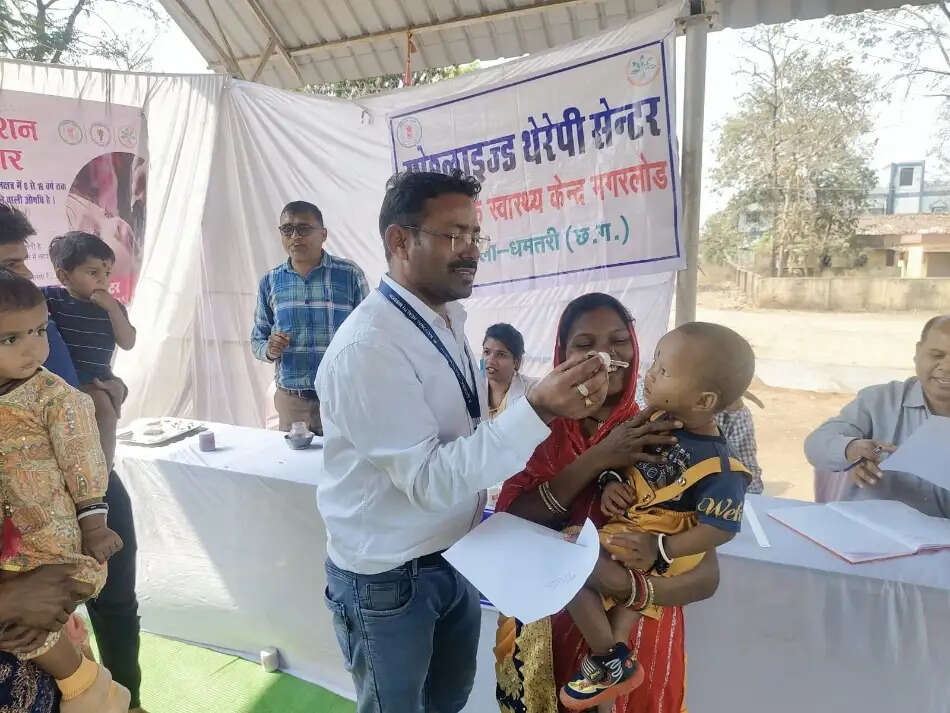 ब्लाॅकस्तरीय शिविर में जांची गई बच्चों की सेहत