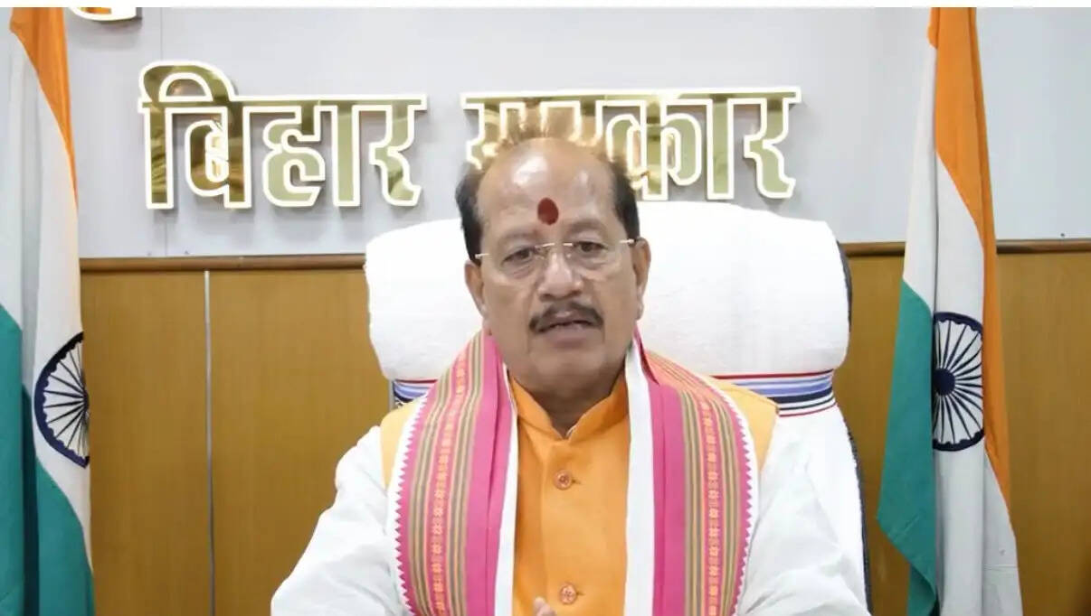 बिहार में उर्वरक बिक्री व्यवस्था होगी डिजिटल, किसानों को समय पर गुणवत्तायुक्त खाद-बीज उपलब्ध कराना प्राथमिकता : विजय सिन्हा
