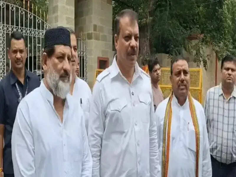 विजय शाह मामले पर राजभवन पहुंची कांग्रेस, राज्यपाल से मंत्री पर केस चलाने की मंजूरी देने की मांग