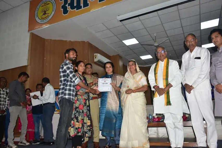 आज भारत जिस मुकाम पर खड़ा है उसमें डॉ. अंबेडकर का महत्वपूर्ण योगदान : सांसद गुप्ता