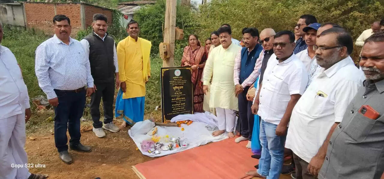 धमतरी : बठेना नहर में इनलेट रेगुलेटर निर्माण कार्य का हुआ&nbsp;भूमिपूजन,&nbsp;किसानों को मिलेगा स्थायी लाभ