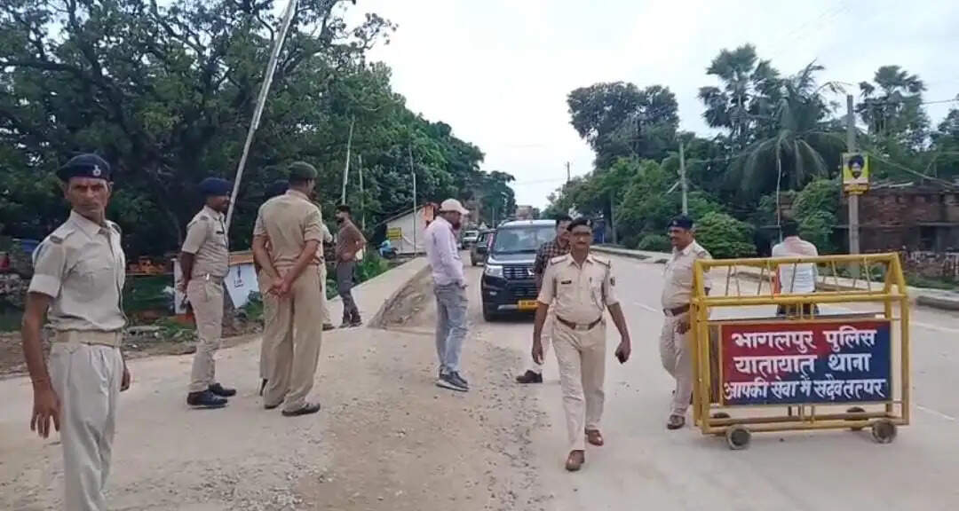 श्रावणी मेला, कांवरियों की सुविधा को लेकर प्रशासन अलर्ट, विक्रमशिला पुल का एसडीएम और सिटी डीएसपी ने किया निरीक्षण