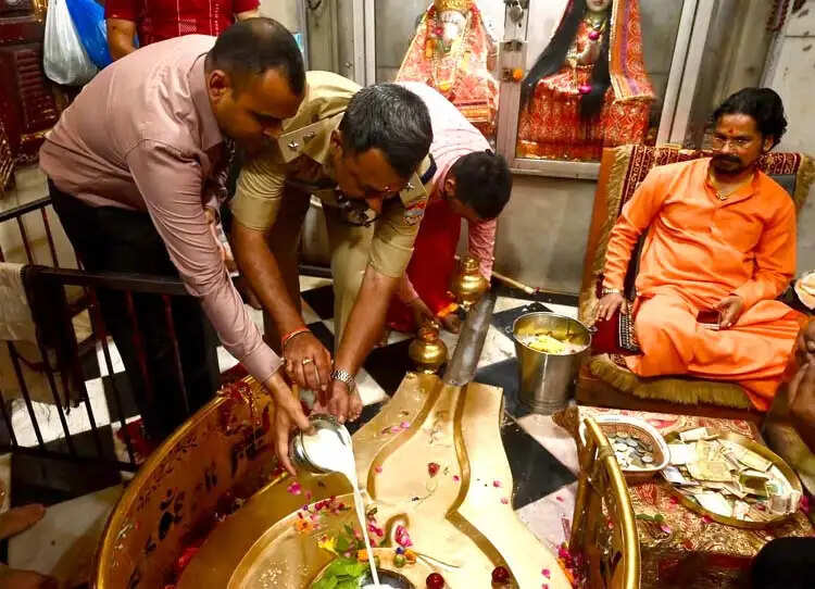 कांवड़ मेले की सकुशल सफलता डीएम-एसएसपी ने किया गंगा पूजन, दक्षेश्वर महादेव में किया जलाभिषेक