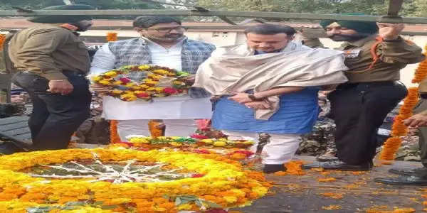 पंचतत्व में विलिन हुए अमर शहीद चंदन कुमार, सांसद हजारों ने दी श्रद्धांजलि