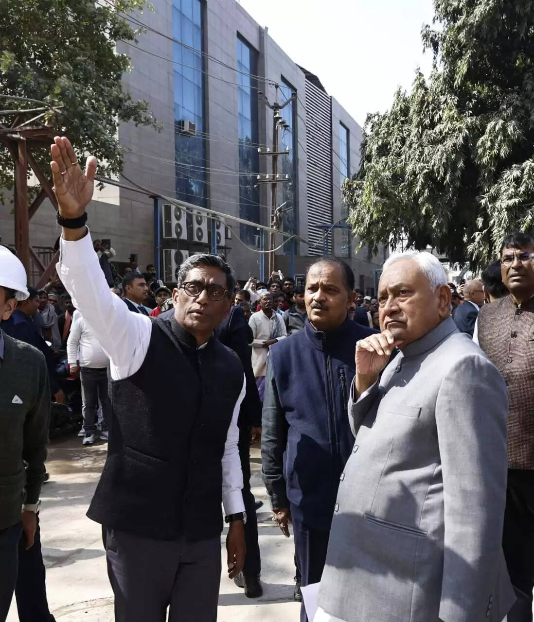 मुख्यमंत्री ने पीएमसीएच पुनर्विकास कार्यों का किया निरीक्षण, समय-सीमा में गुणवत्ता के साथ काम पूरा करने का दिया निर्देश