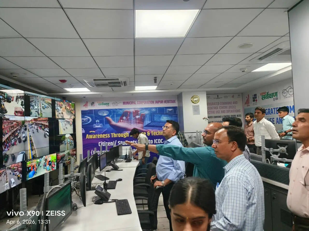 आयुक्त&nbsp;ने नगर निगम की विभिन्न शाखाओं का औचक निरीक्षण, कहा सात दिन में दुरूस्त हो सभी व्यवस्थाएं