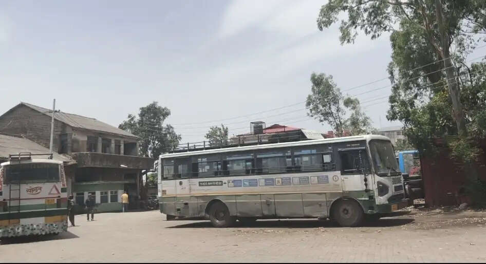 सिरमौर में पोलिंग पार्टियों के लिए लगीं परिवहन निगम की 67 बसें ड्यूटी पर, कई रूट होंगे प्रभावित