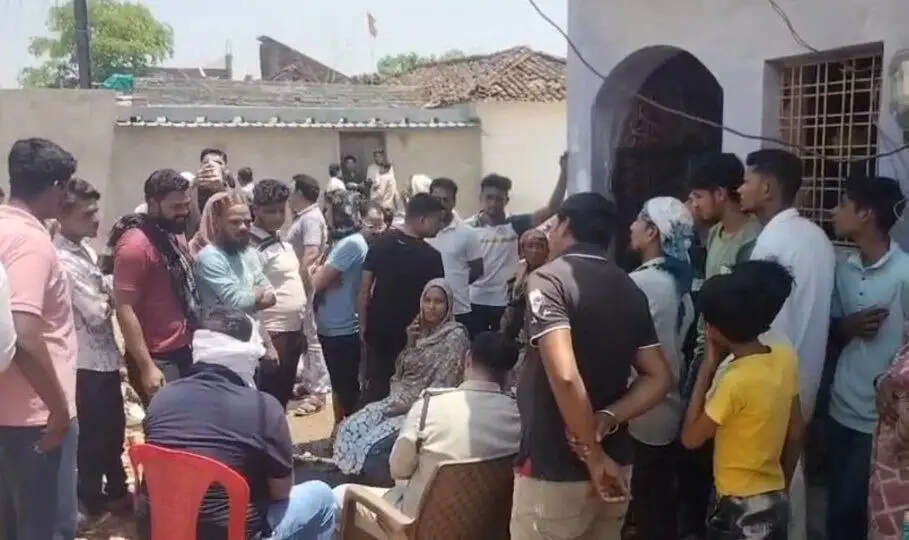 दमोह: वृद्धा की संदिग्ध मौत के बाद महिलाओं का फूटा आक्रोश, सुरक्षा इंतजाम मजबूत करने की मांग