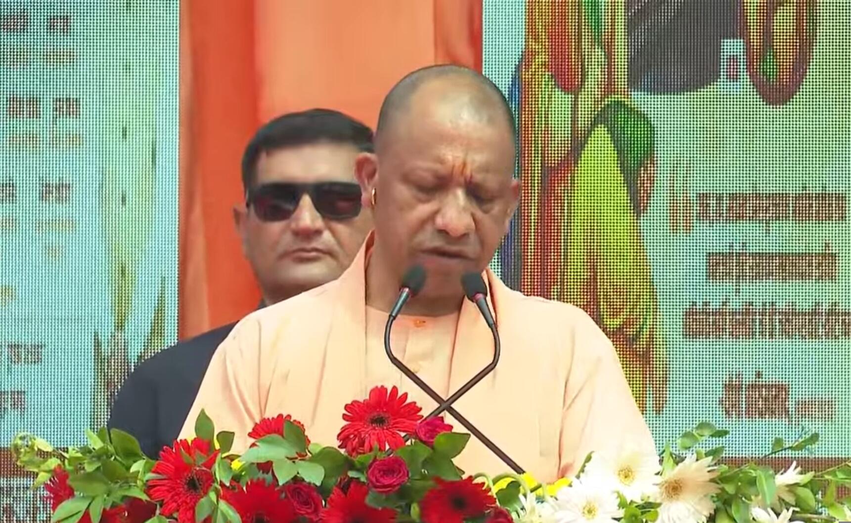 घुसपैठियों से बड़े मियां-छोटे मियां को प्यार : याेगी आदित्यनाथ