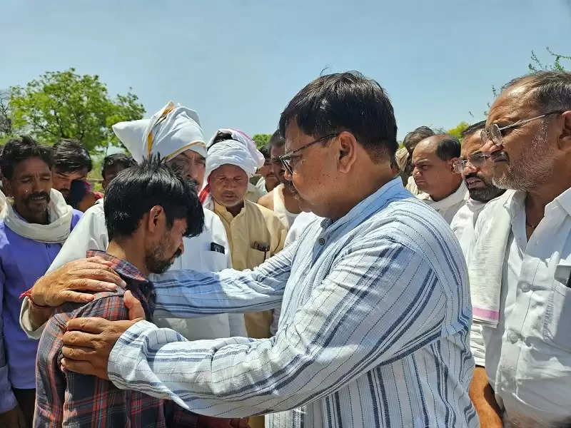 श्योपुर नाव हादसाः एक साथ उठी सात अर्थियां, नम आंखों के साथ किया गया अंतिम संस्कार