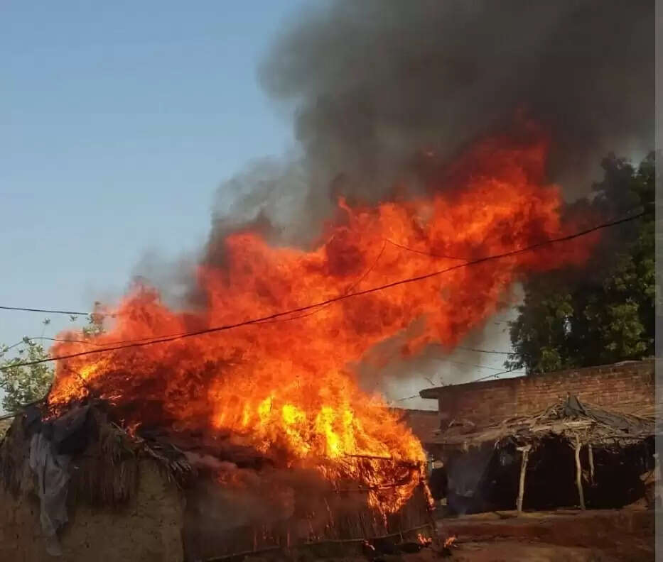 सोनभद्र : झोपड़ी में अलाव ताप रही वृद्ध महिला की आग लगने से मौत