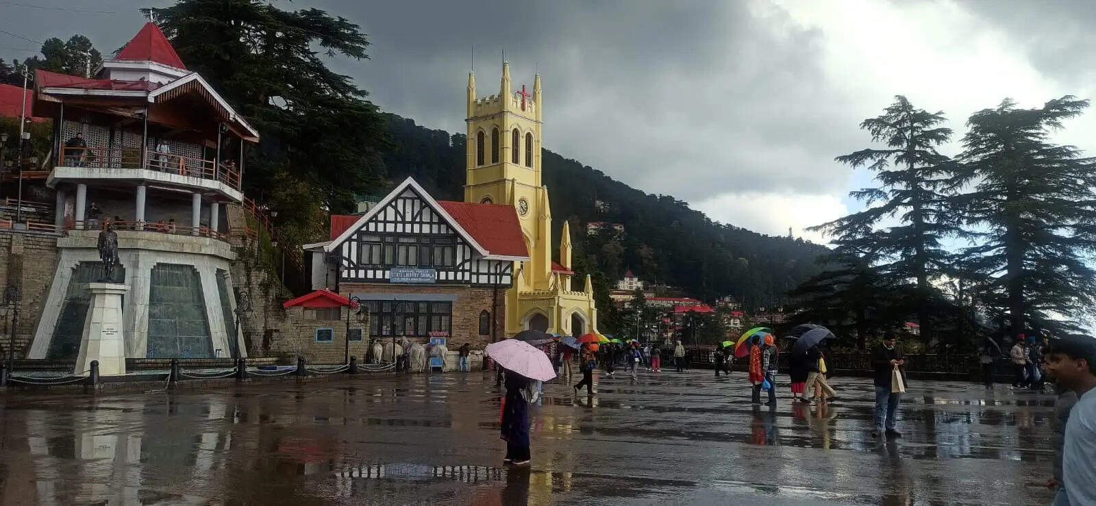 हिमाचल में बारिश-बर्फबारी से बढ़ी ठिठुरन, कई जगह माइनस में पारा, 13 अप्रैल से खुलेगा मौसम