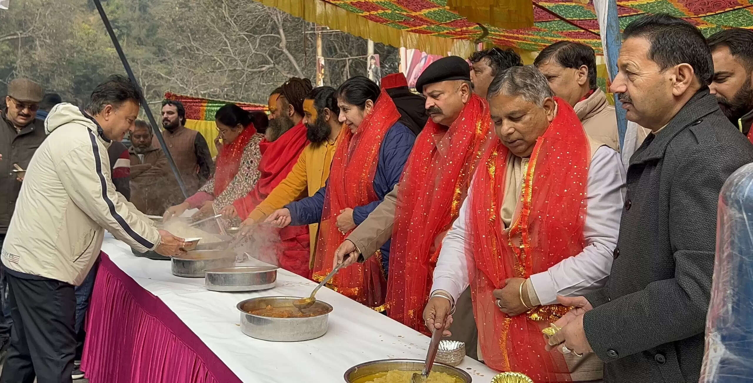 मोनी जी महाराज की याद में वार्षिक भंडारे का उदघाटन सांसद सत शर्मा ने किया