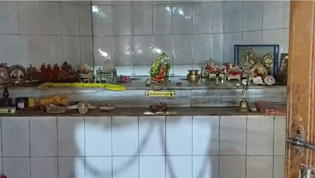 ऐतिहासिक राम-सीता-लक्ष्मण की अष्टधातु मूर्तियां चोरी