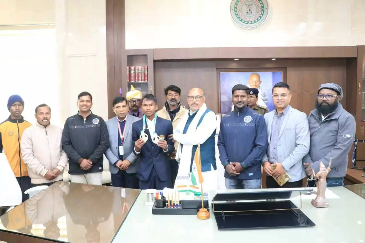 स्पीकर ने स्वर्ण पदक विजेता खिलाडी झोंगो पाहन को किया सम्‍मानित