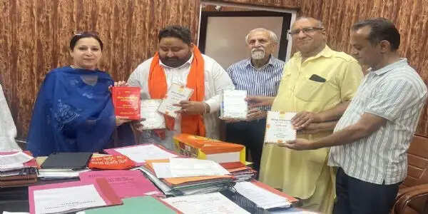एडीसी ने वैदिक शिक्षा और गौसेवा को बढ़ावा देने के लिए हरसंभव सहयोग का आश्वासन दिया