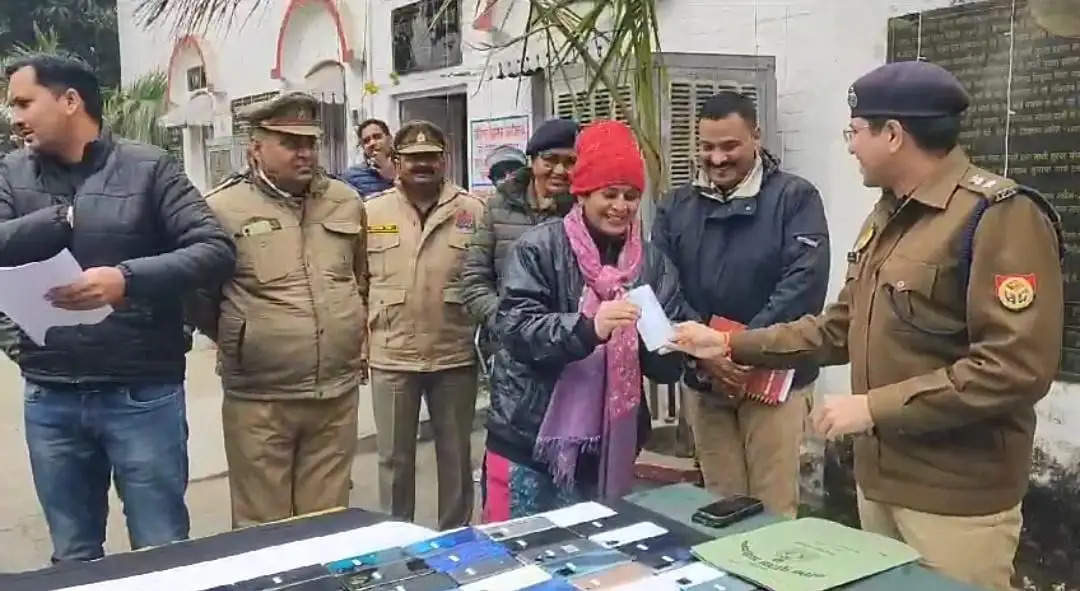 बरेली पुलिस ने 218 खोए मोबाइल को उनके स्वामियों तक पहुंचाया