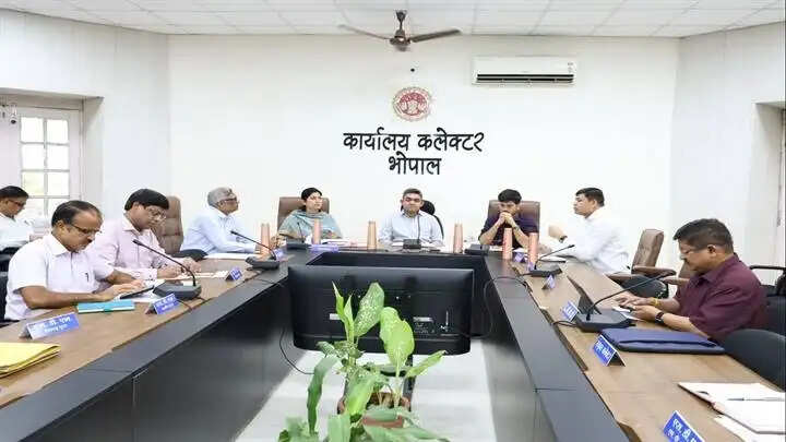 भोपाल में 3 से 8 अगस्त तक होगी बिक्स कल्चरल बैठक, कलेक्टर ने की तैयारियों की समीक्षा