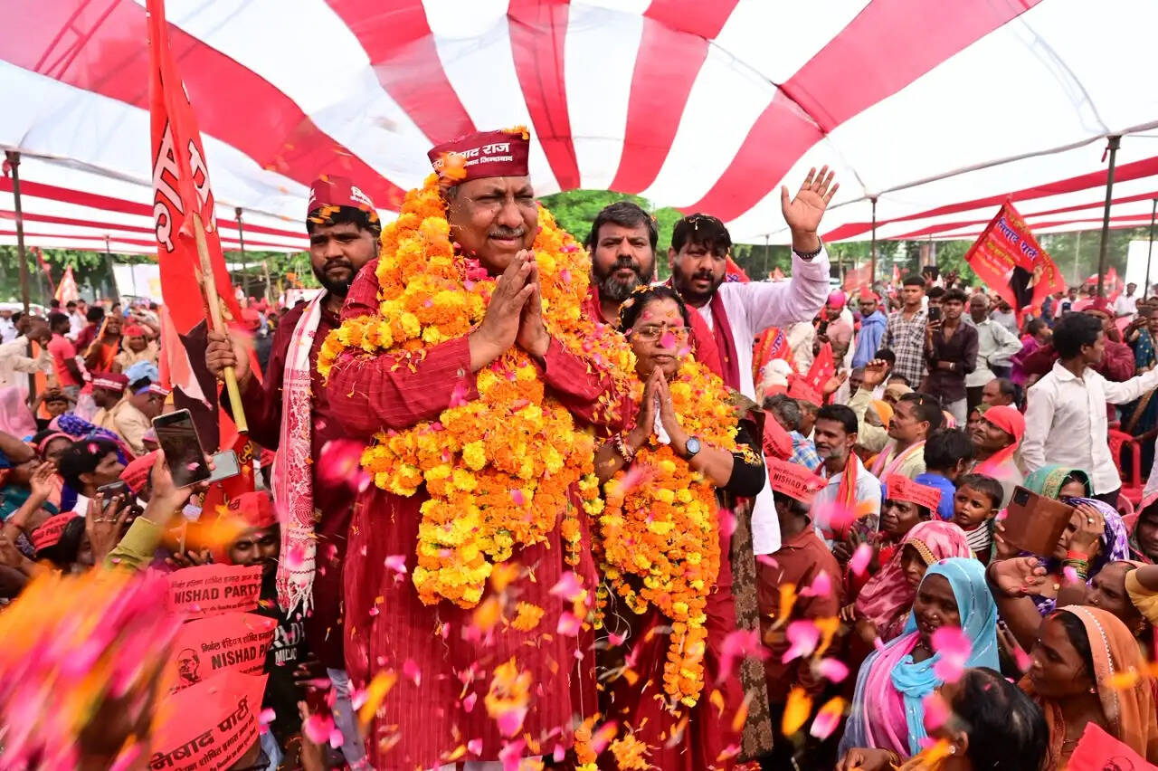 निषाद पार्टी संगठन और समाज की आवाज, इसे कमजोर करने की कोशिश सफल नहीं होगी : डॉ. संजय निषाद