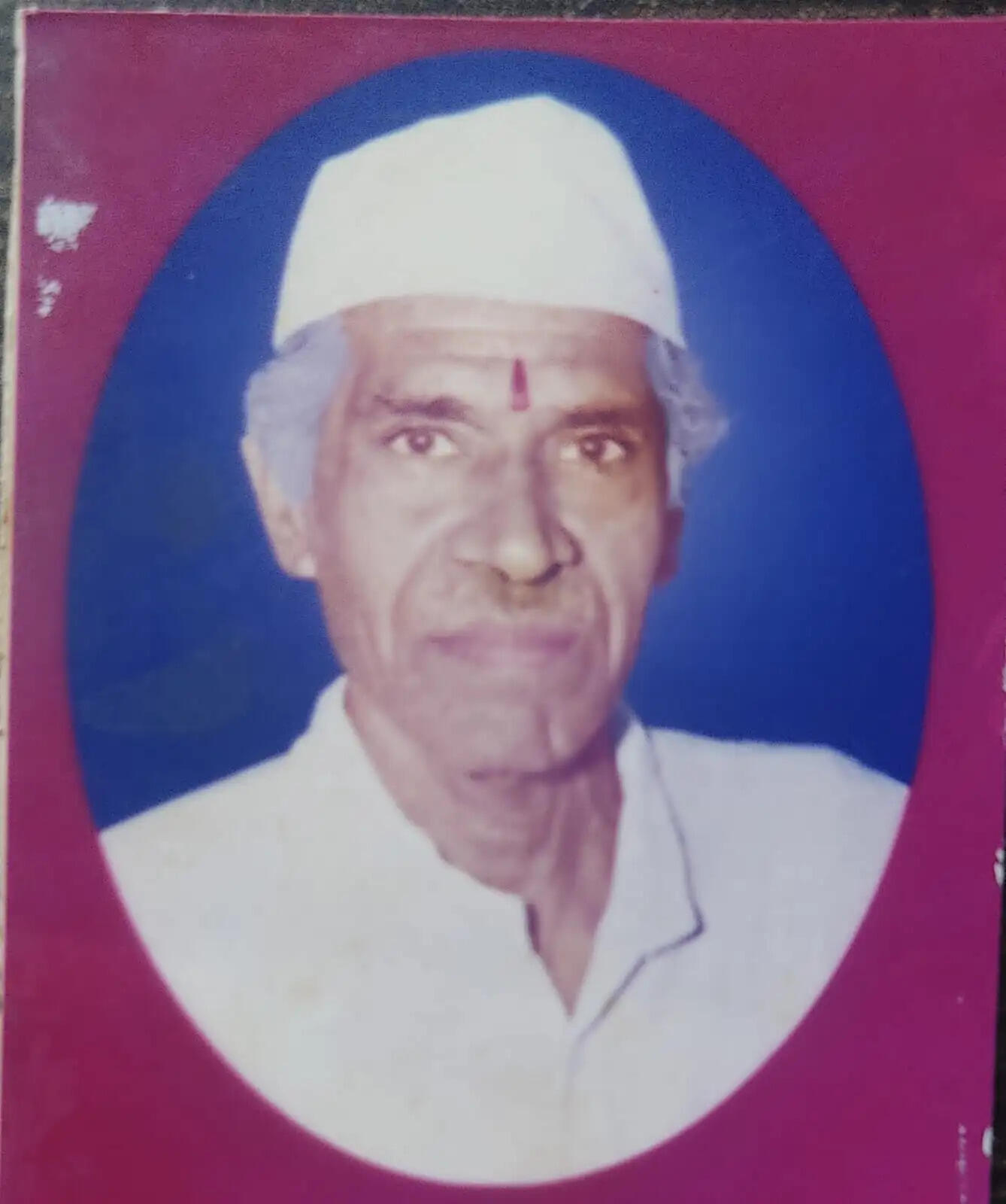 मप्र - शिक्षक की कलम से नागदा में रचा गया था गांधी मानस महाकाव्य
