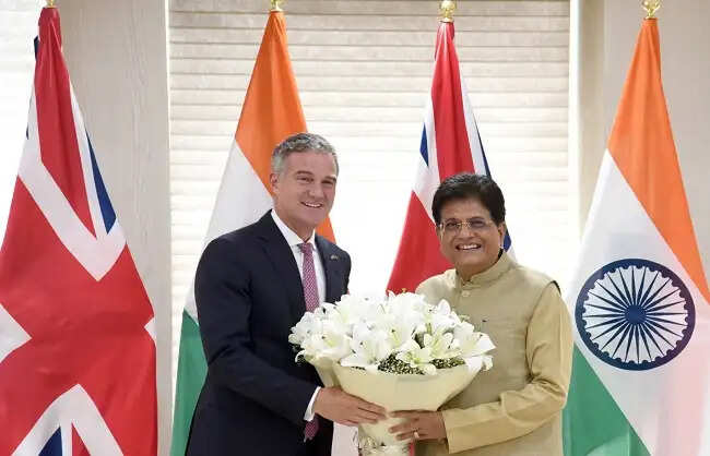 गोयल से मिले यूके के व्यापार सचिव पीटर काइल, भारत-ब्रिटेन एफटीए पर हुई चर्चा