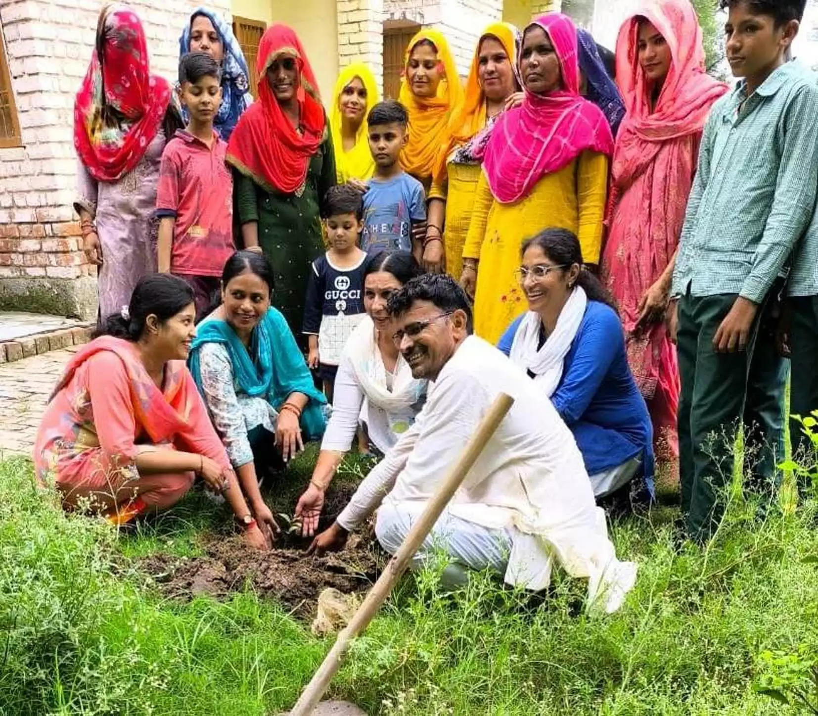 हिसार : पौधारोपण करने के पश्चात उनकी देखभाल करना भी बहुत जरूरी