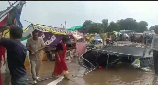 चंदेरी: बेमौसम बारिश के साथ गिरे ओले, पशु मेला सहित क्षेत्र में भारी नुकसान