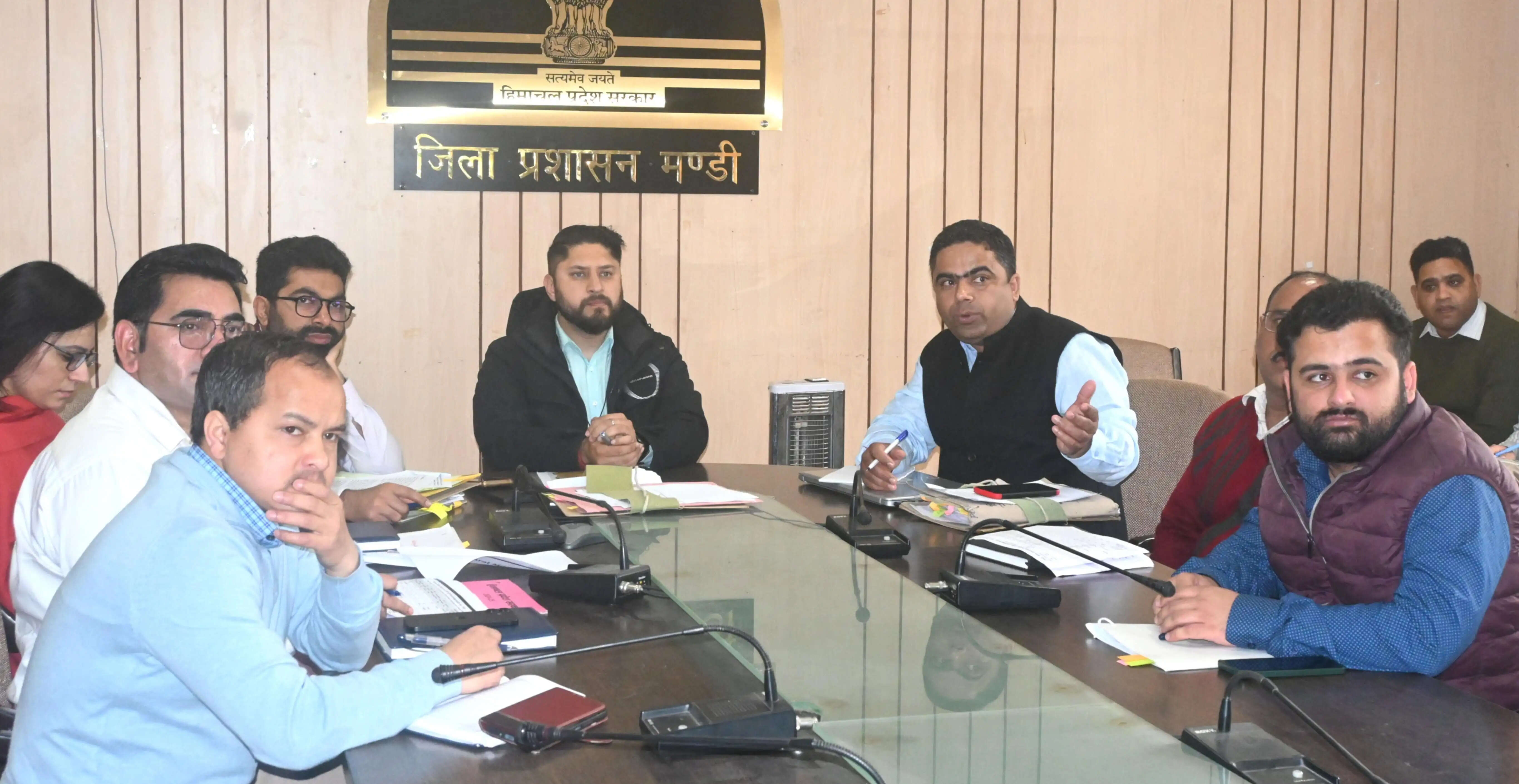 अब सड़क निमार्ण में हाेगा श्रेेडेड प्लास्टिक का उपयोग, सिंगल यूज प्लास्टिक पर लगेगी राेक