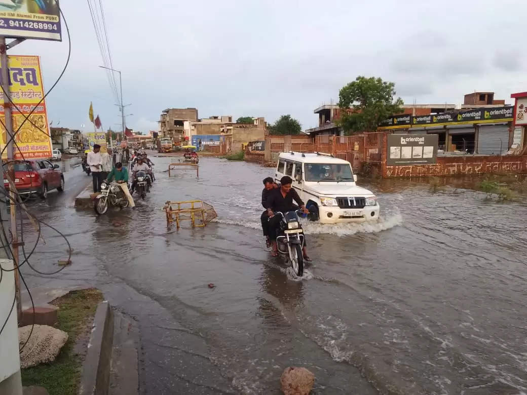 धौलपुर में पार्वती बांध के गेट खोले,चंबल नदी में पानी की आवक जारी