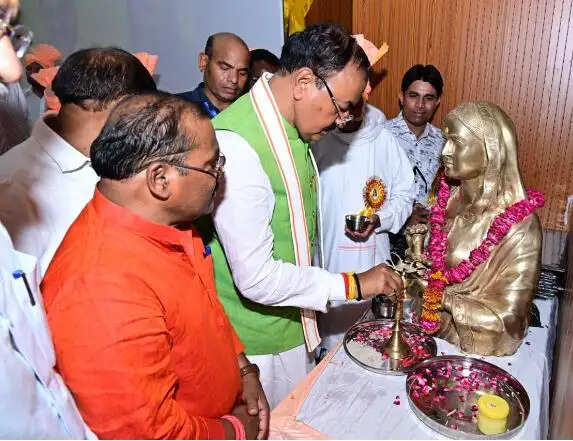 अहिल्याबाई होल्कर का जीवन सेवा व सुशासन का प्रेरक आदर्श : केशव प्रसाद मौर्य