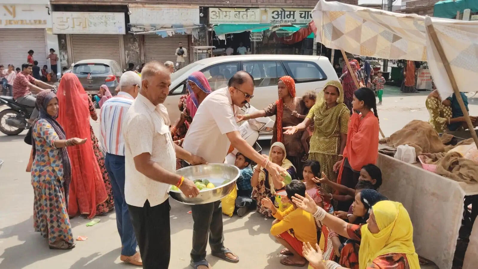 श्रद्धापूर्वक मनाई निर्जला एकादशी, जमकर हुआ दान-पुण्य