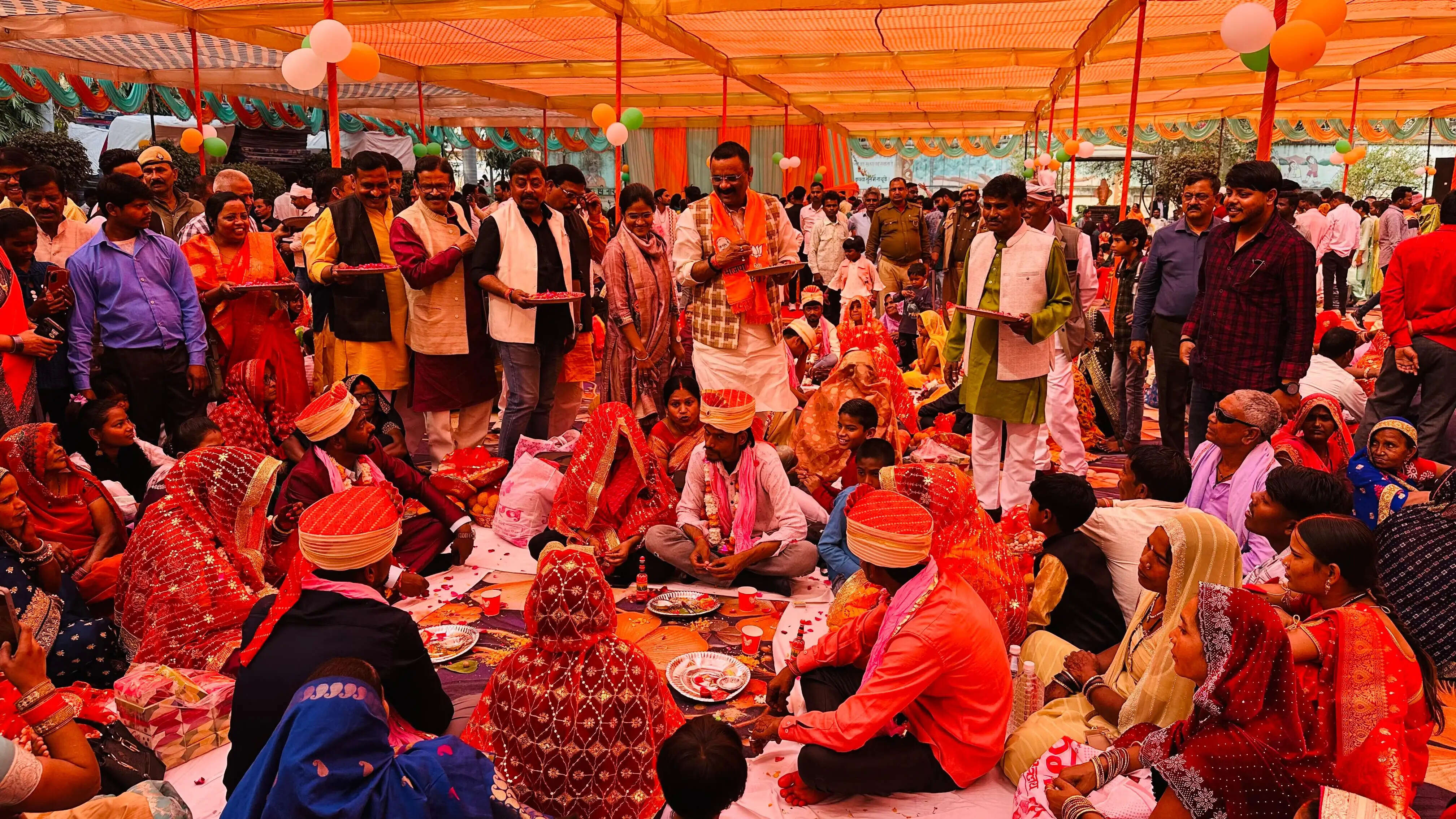 नगर निगम का शहीद उद्यान बना सामाजिक समरसता का गवाह, 83 जोड़ों ने थामा एक-दूसरे का हाथ