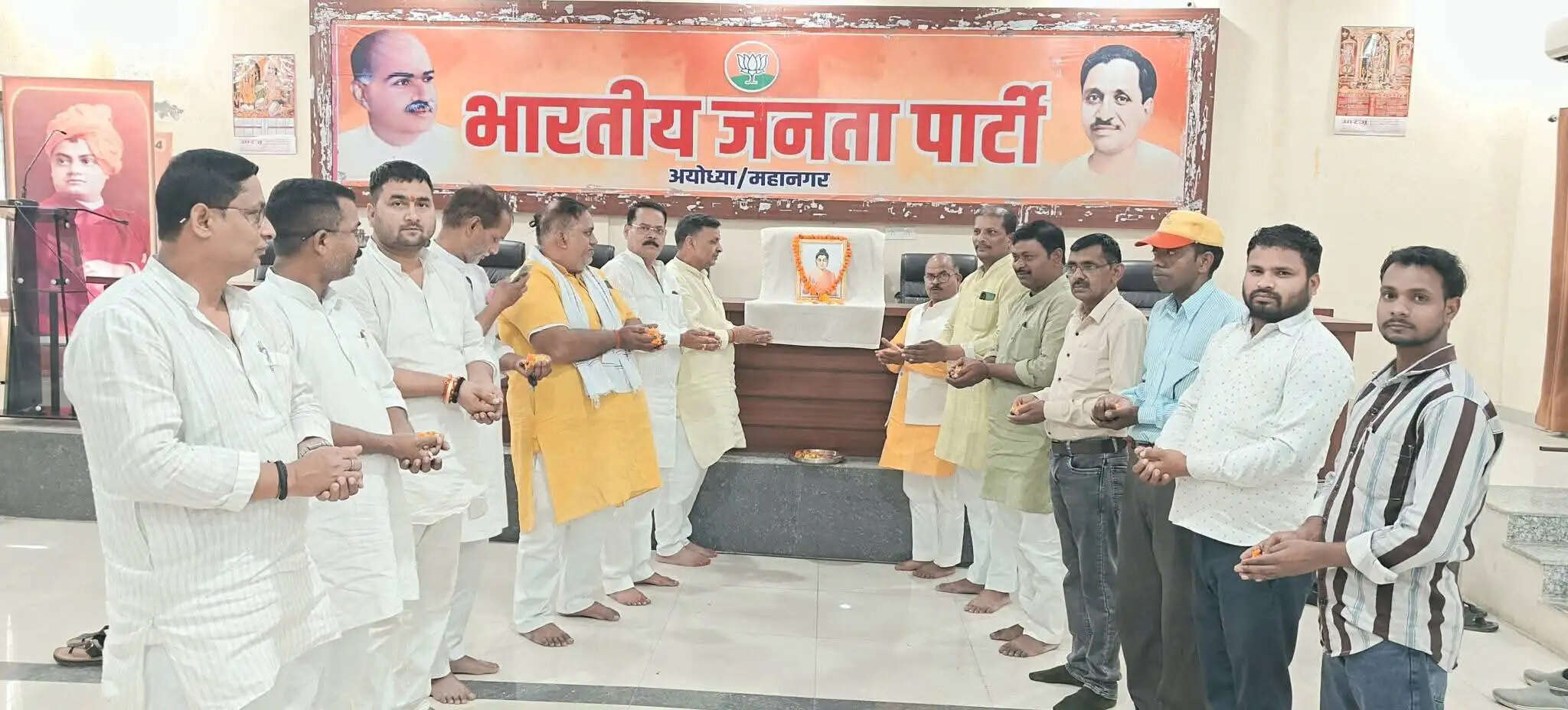 बुद्ध पूर्णिमा पर भाजपा कार्यकर्ताओं ने भगवान बुद्ध को किया नमन